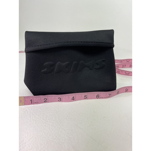 NEW!! SKIMS Small Black Neoprene Fold Over Pouch Bag. Without Tags. - Picture 7 of 7